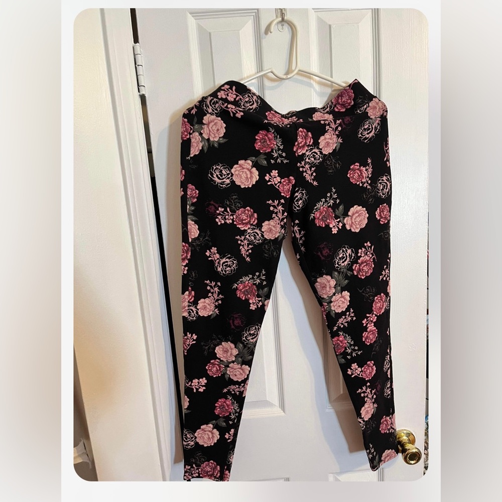 Torrid plus size floral leggings size 1 (14/16)